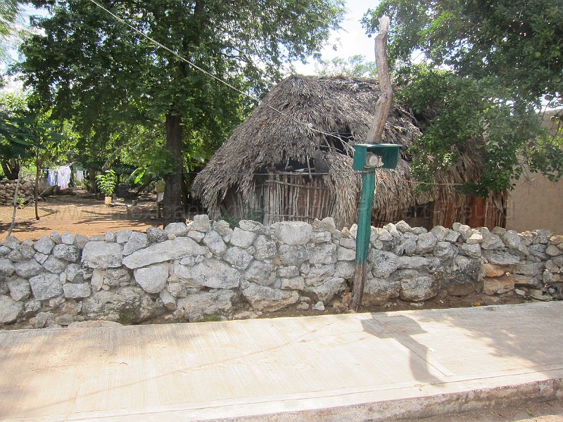 mayan_santamaria01.JPG - Documantary photos of villages of Calkani, Campeche november 2011
